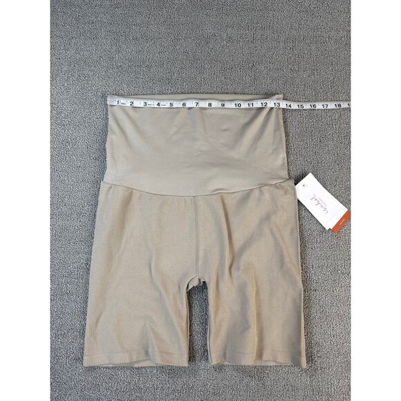 NWT Isabel Maternity by Ingrid + Isabel Bike Shorts Seamless Ribbed Tan Size XL - Picture 4 of 6
